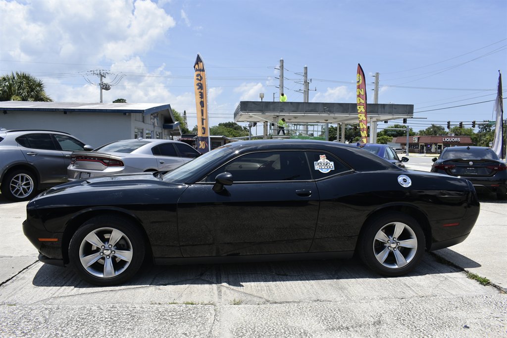 2016 Dodge Challenger SXT - Photo 8