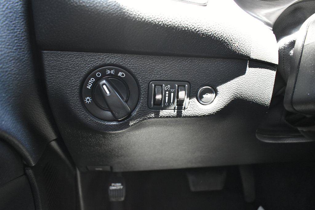 2016 Dodge Challenger SXT - Photo 17