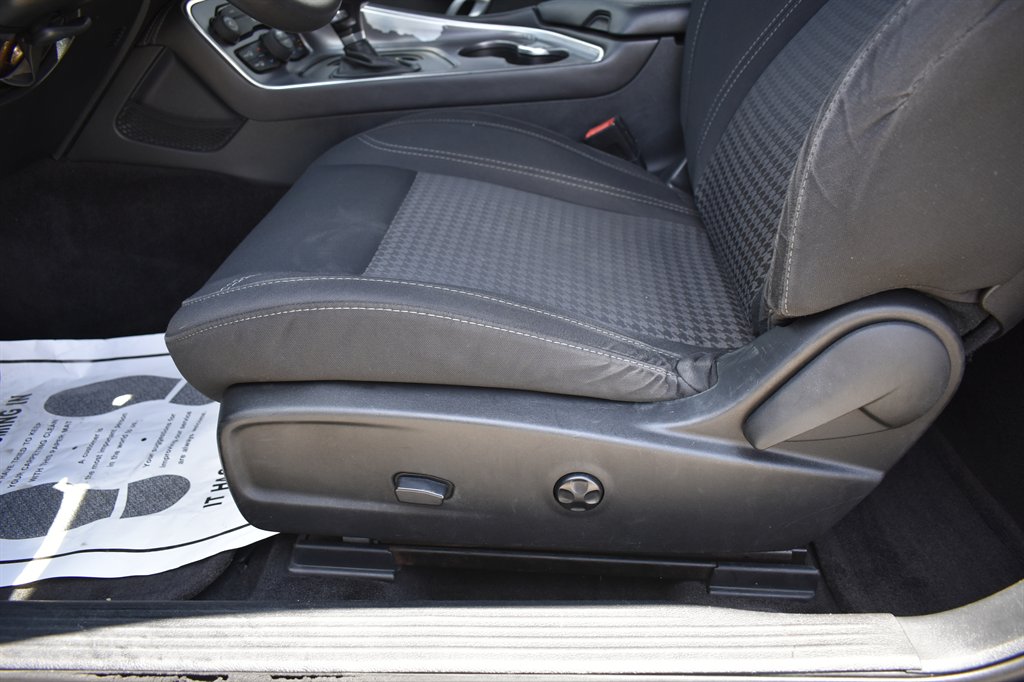 2016 Dodge Challenger SXT - Photo 27
