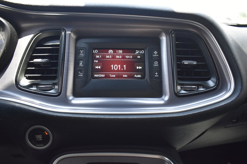 2016 Dodge Challenger SXT - Photo 15