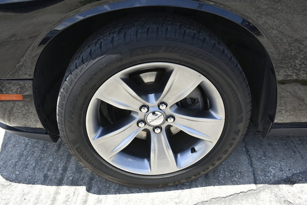 2016 Dodge Challenger SXT - Photo 11