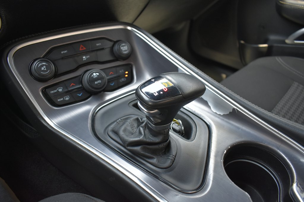 2016 Dodge Challenger SXT - Photo 16