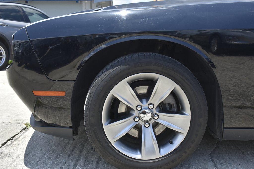 2016 Dodge Challenger SXT - Photo 10