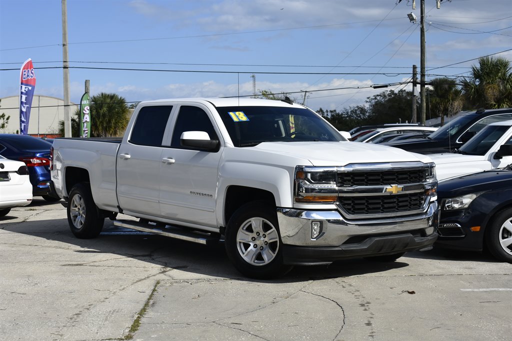 2018 Chevrolet Silverado 1500 LT photo 1