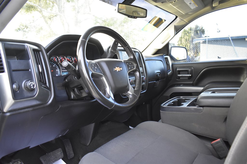 2018 Chevrolet Silverado 1500 LT photo 24