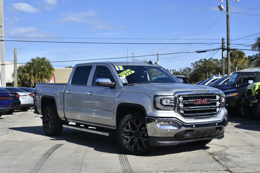 2017 GMC Sierra SLT's photo