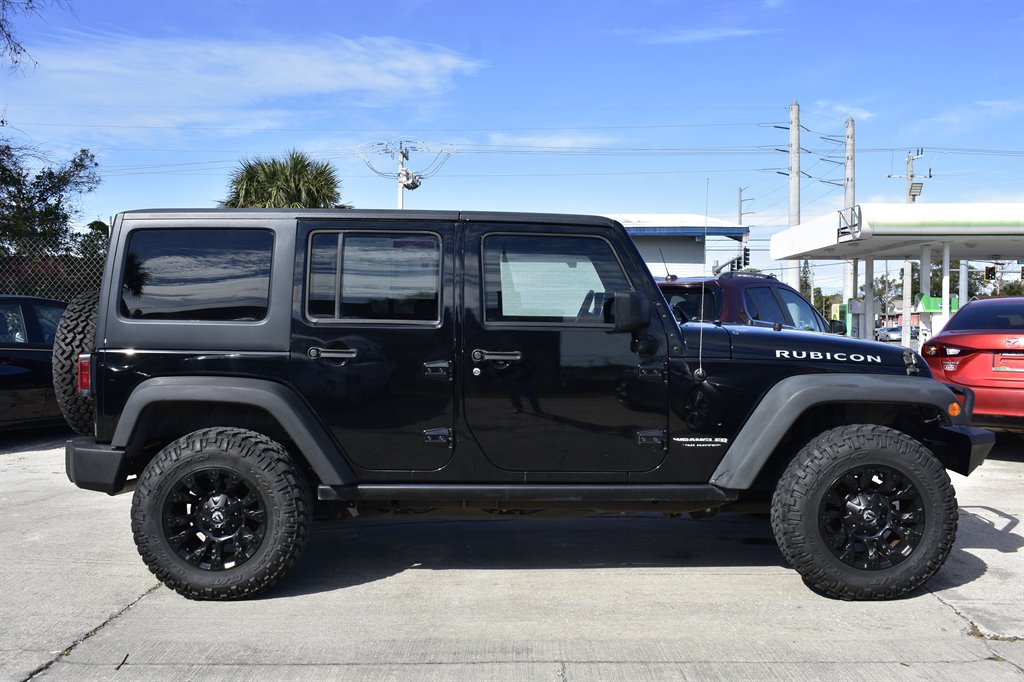 2011 Jeep Wrangler Unlimited Rubicon photo 10