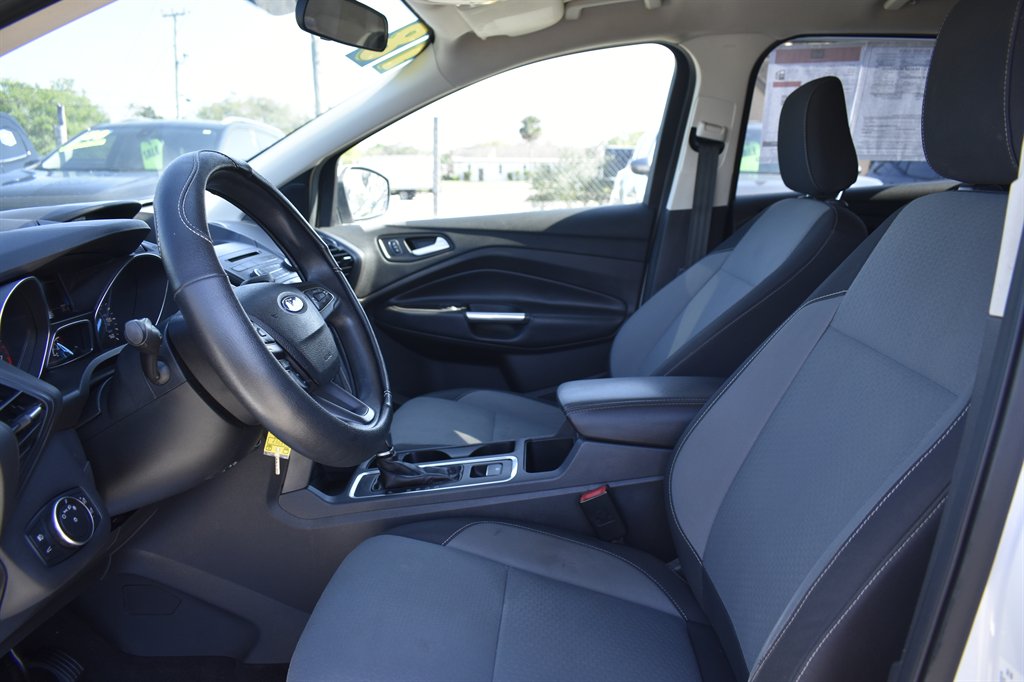 2018 Ford Escape SE - Photo 18
