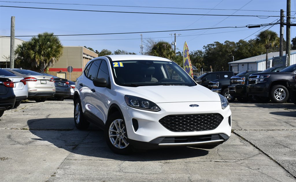 2021 Ford Escape S's photo