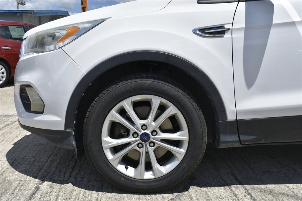 2017 Ford Escape SE - Photo 10