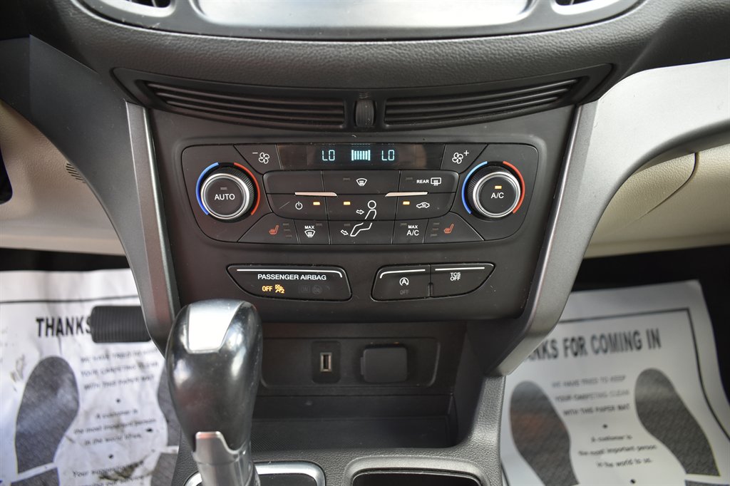 2017 Ford Escape SE - Photo 17