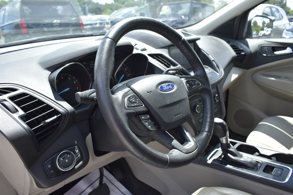 2017 Ford Escape SE - Photo 24