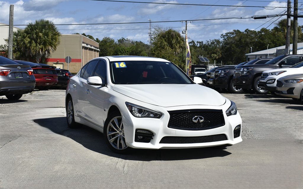 2016 INFINITI Q50 Premium